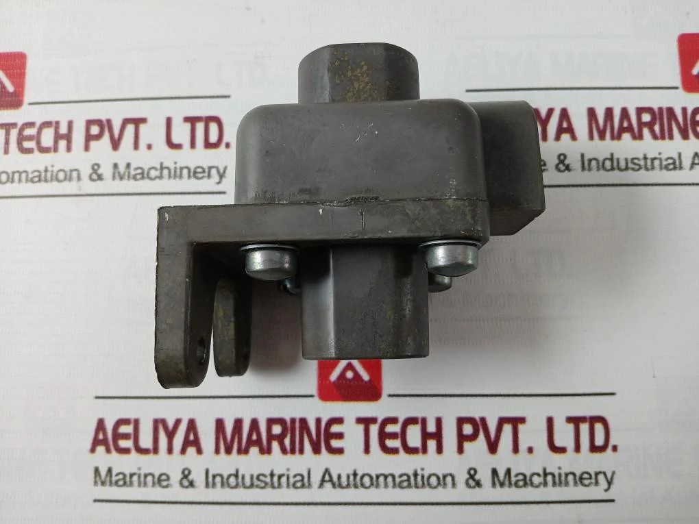 Rexroth P54350-3 Shuttle Valve - Image 3