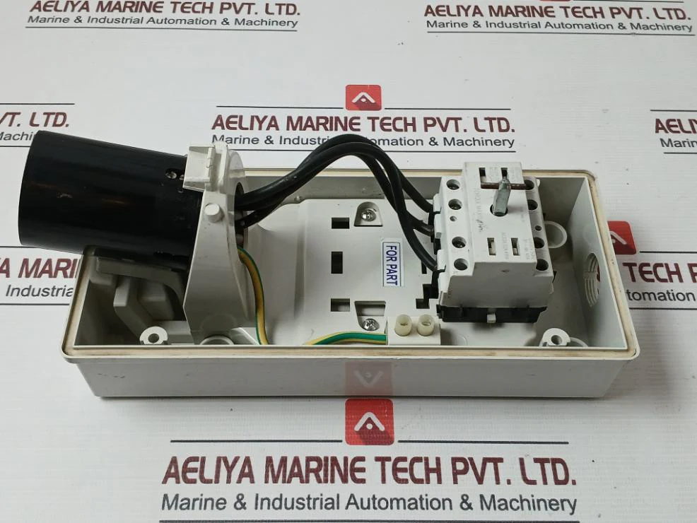 Scame Interlocked Socket 690V 50Hz 40A - Image 2