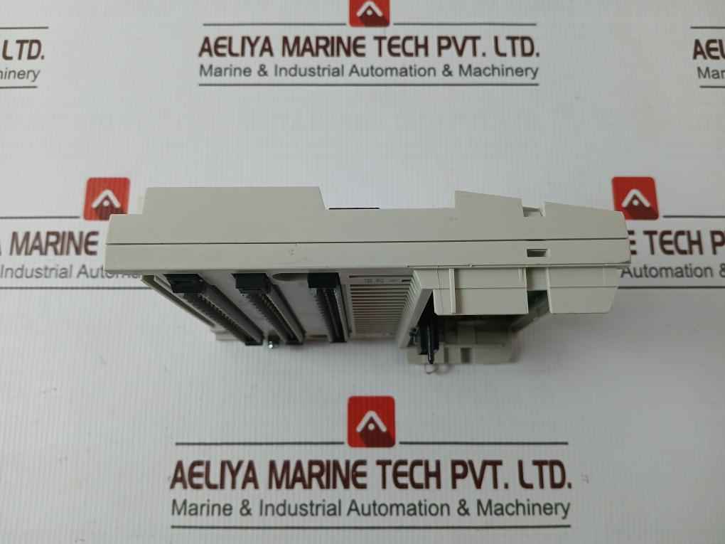 Schneider Electric 170Adm35011 Discrete I/O Module Modicon Momentum 24Vdc - Image 4