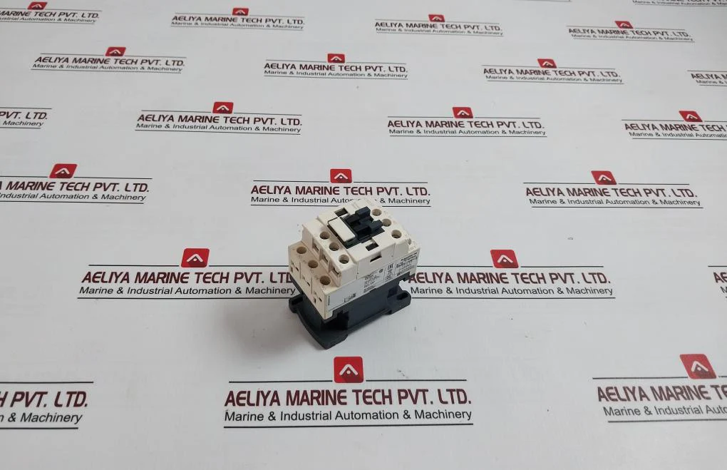 Schneider Electric Cad32 Control Relay W/ Contactor Jis C8201-5-1 48V 50/60Hz - Image 3