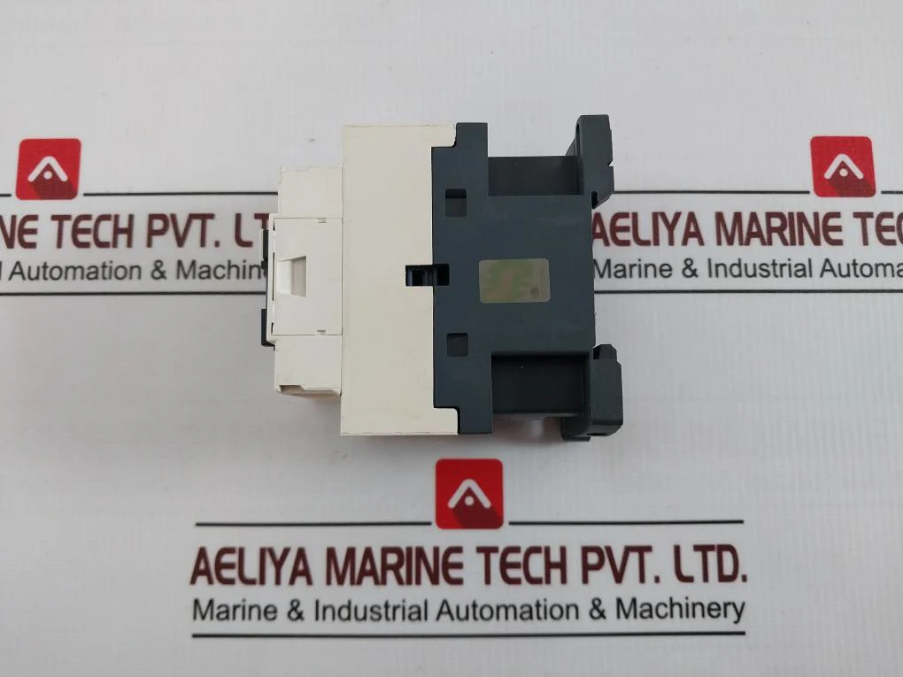 Schneider Electric/Telemecanique Cad 32 Control Relay 110V 50/60 Hz 690V - Image 5