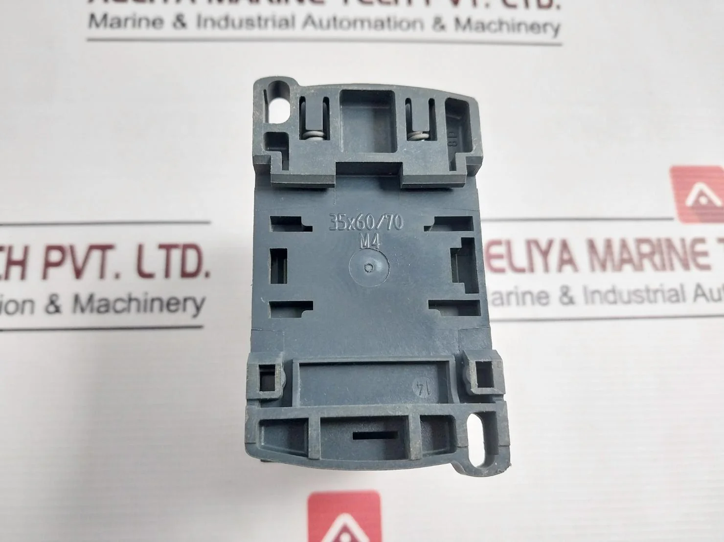 Schneider Electric/Telemecanique Cad32 Control Relay 690V 50/60Hz - Image 5