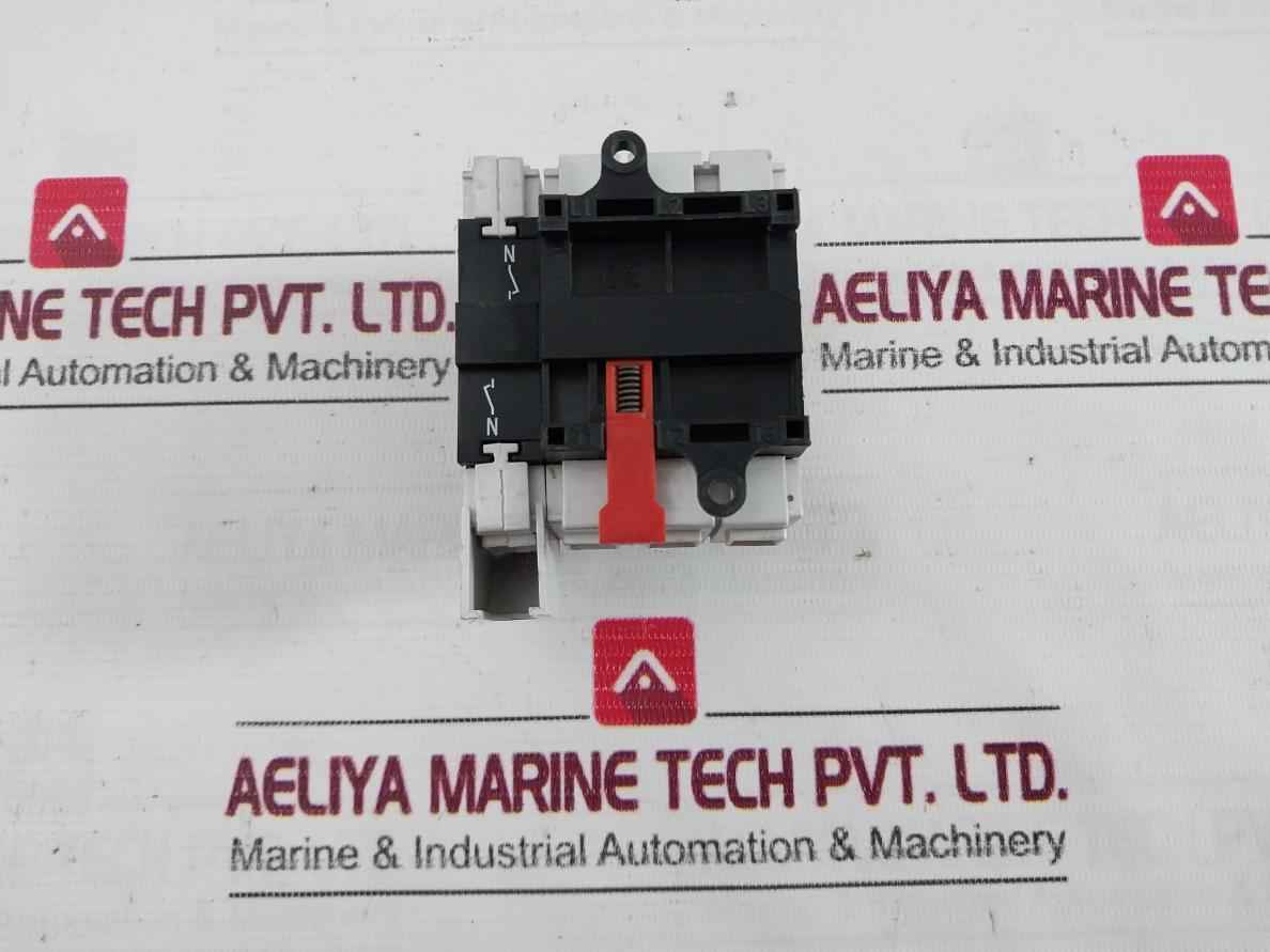 Schneider Electric/Telemecanique V 0 3 Pole Switch Body 690V Ac-50/60Hz 25A - Image 2