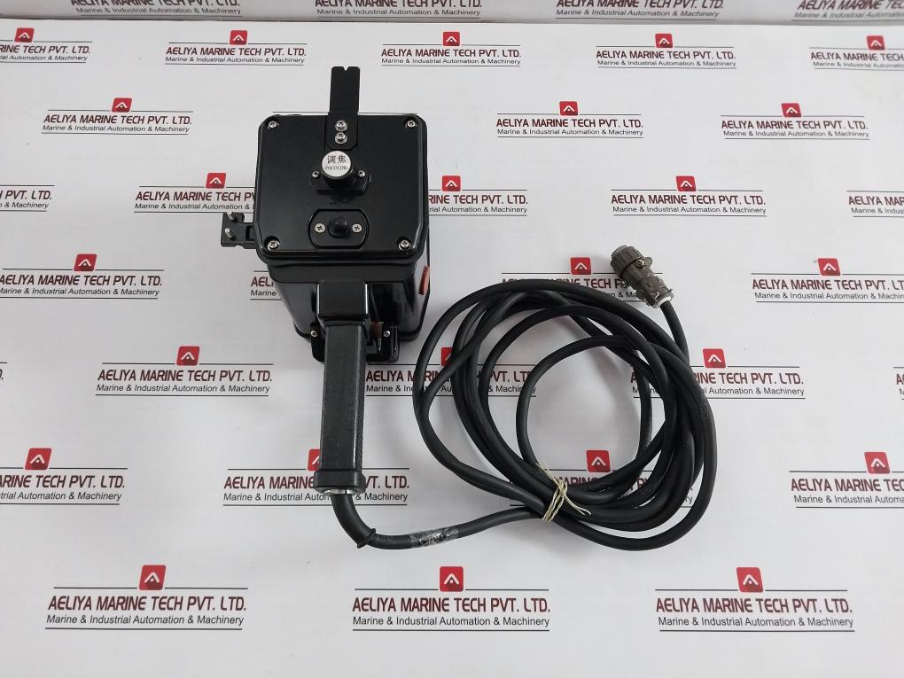 Shanghai Liangzhou Cxd8 Marine Portable Daylight Signalling Lamp 24V 60W 60000Cd - Image 3