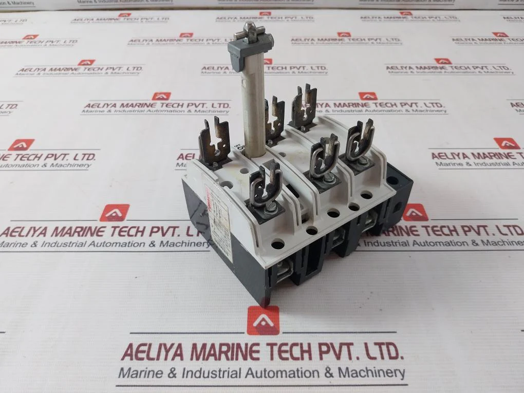 Siemens 3Kl8121-3Ha00 Switch Disconnector Fuse 32A 690V Ac 23A 50Hz - Image 4