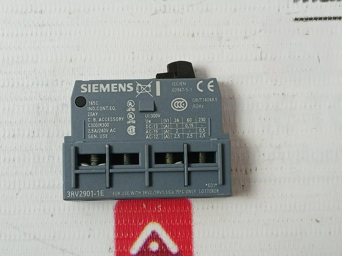 Siemens 3Rv2901-1E Auxiliary Switch Transverse 2.5A/240V 50Hz - Image 2