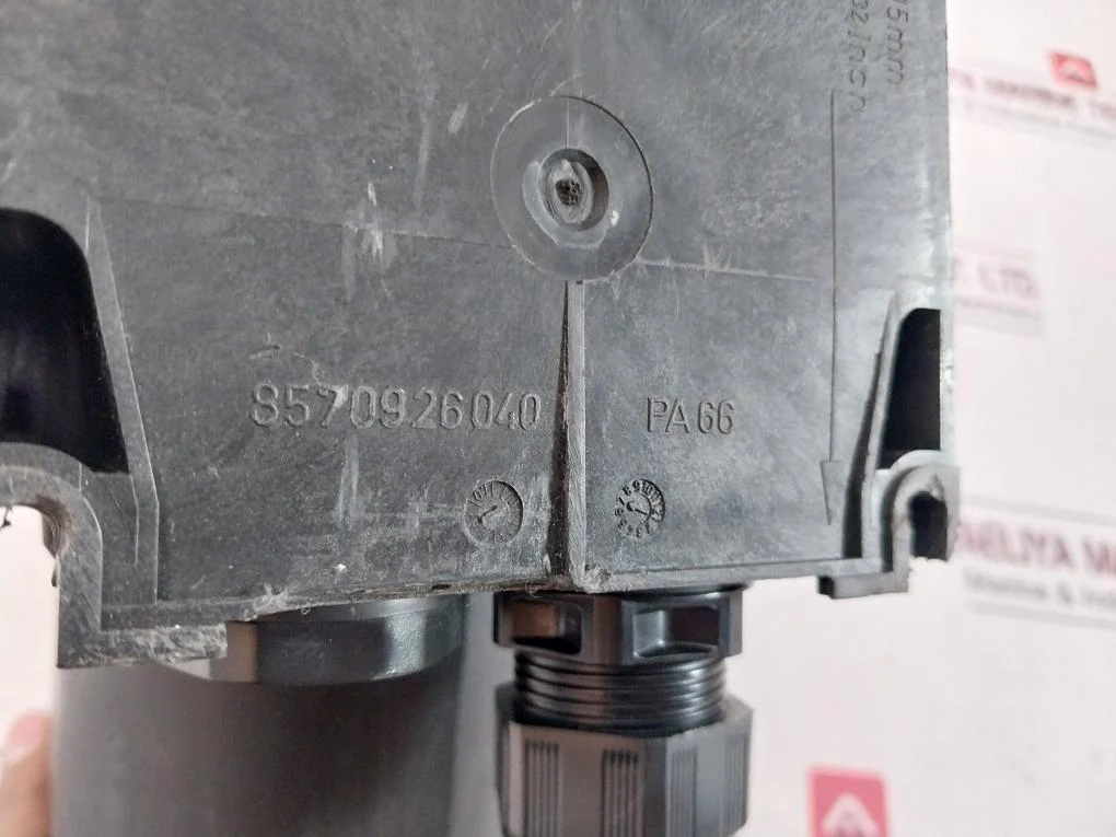 Stahl 8570/11-306 Wall Mounted Socket 200-250V - Image 11