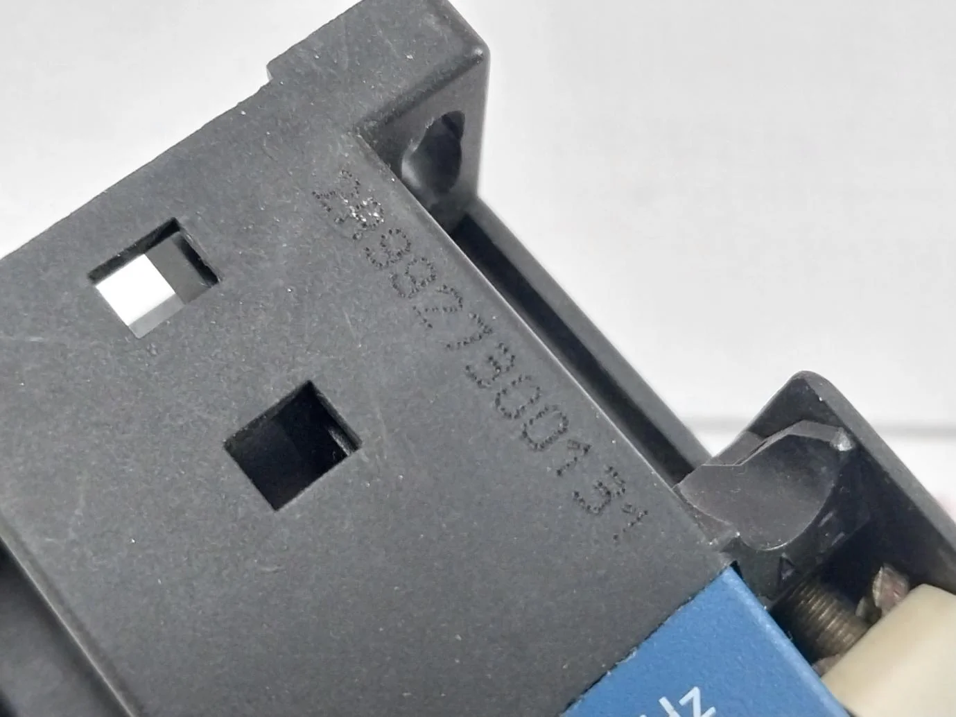 Telemecanique Ca2 Dn22 Control Relay 10A 220Vac - Image 5