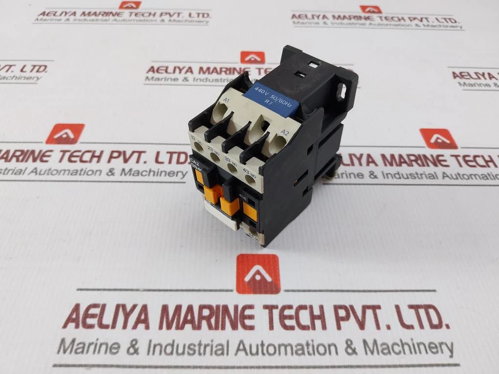Telemecanique Ca2 Dn40 Control Relay 50/60Hz 8Kv 10A - Image 3