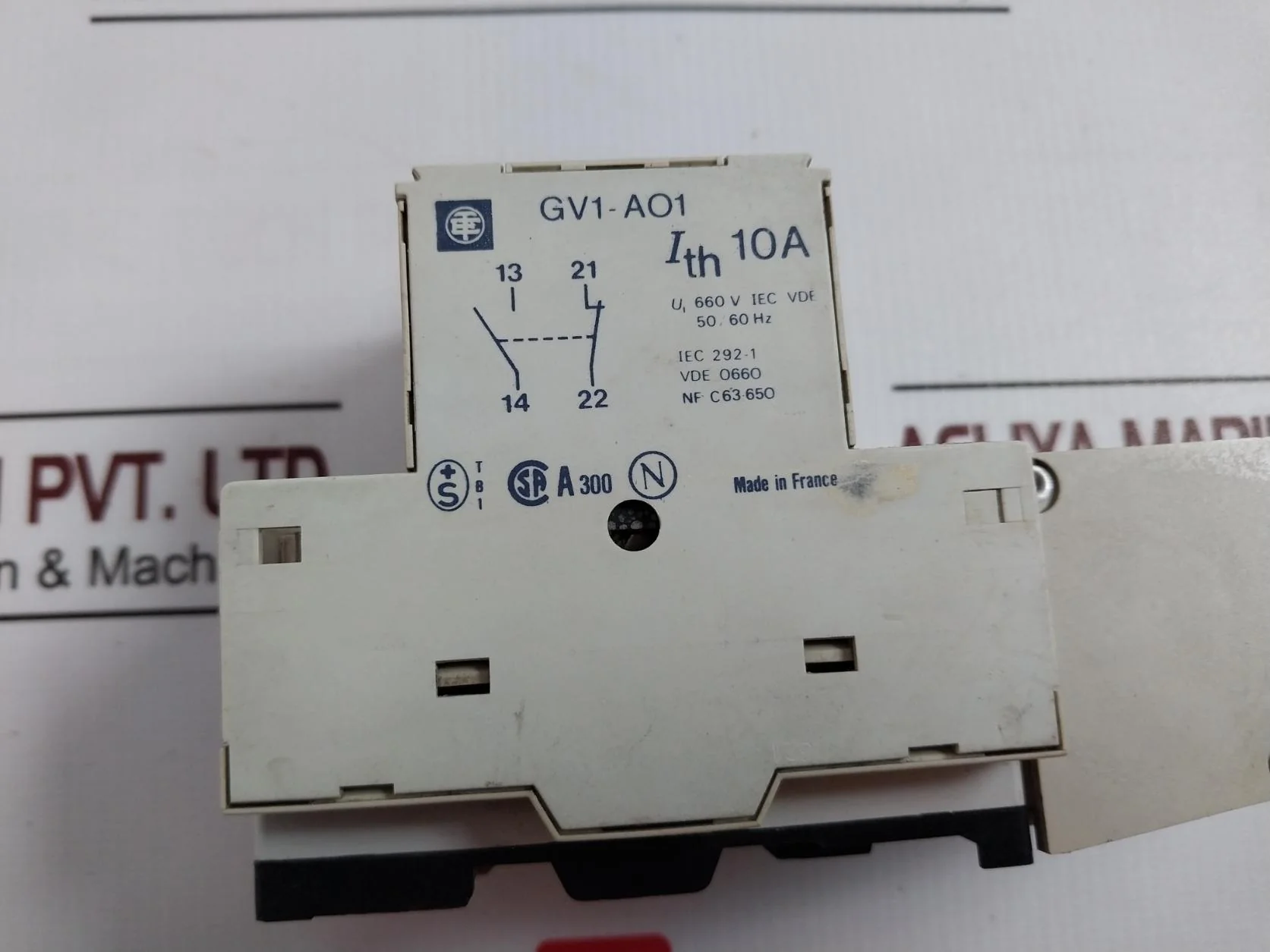 Telemecanique Gv1-l1 Manual Motor Starter W/ Auxiliary Contact Block Gv1-m10 - Image 7