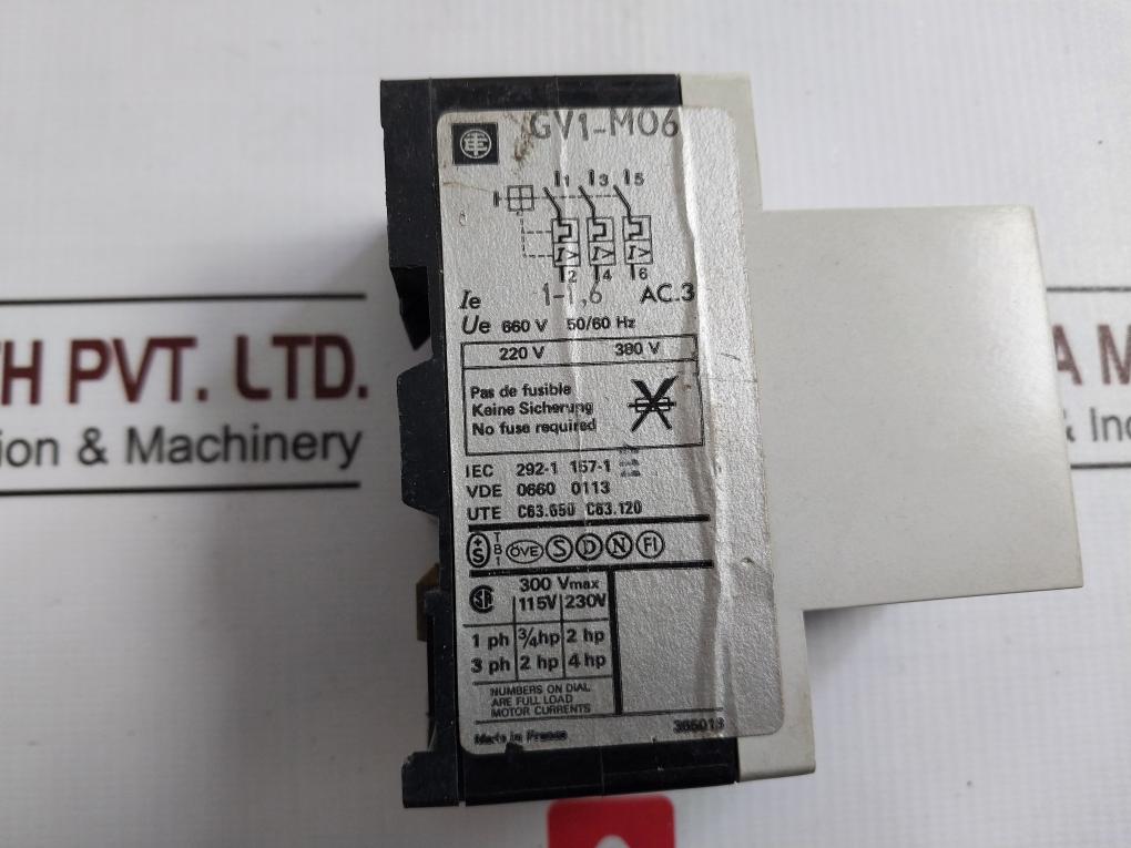 Telemecanique Gv1-m06 Motor Circuit Breaker 660V 50/60Hz 300V Iec 292-1/157-1 - Image 6
