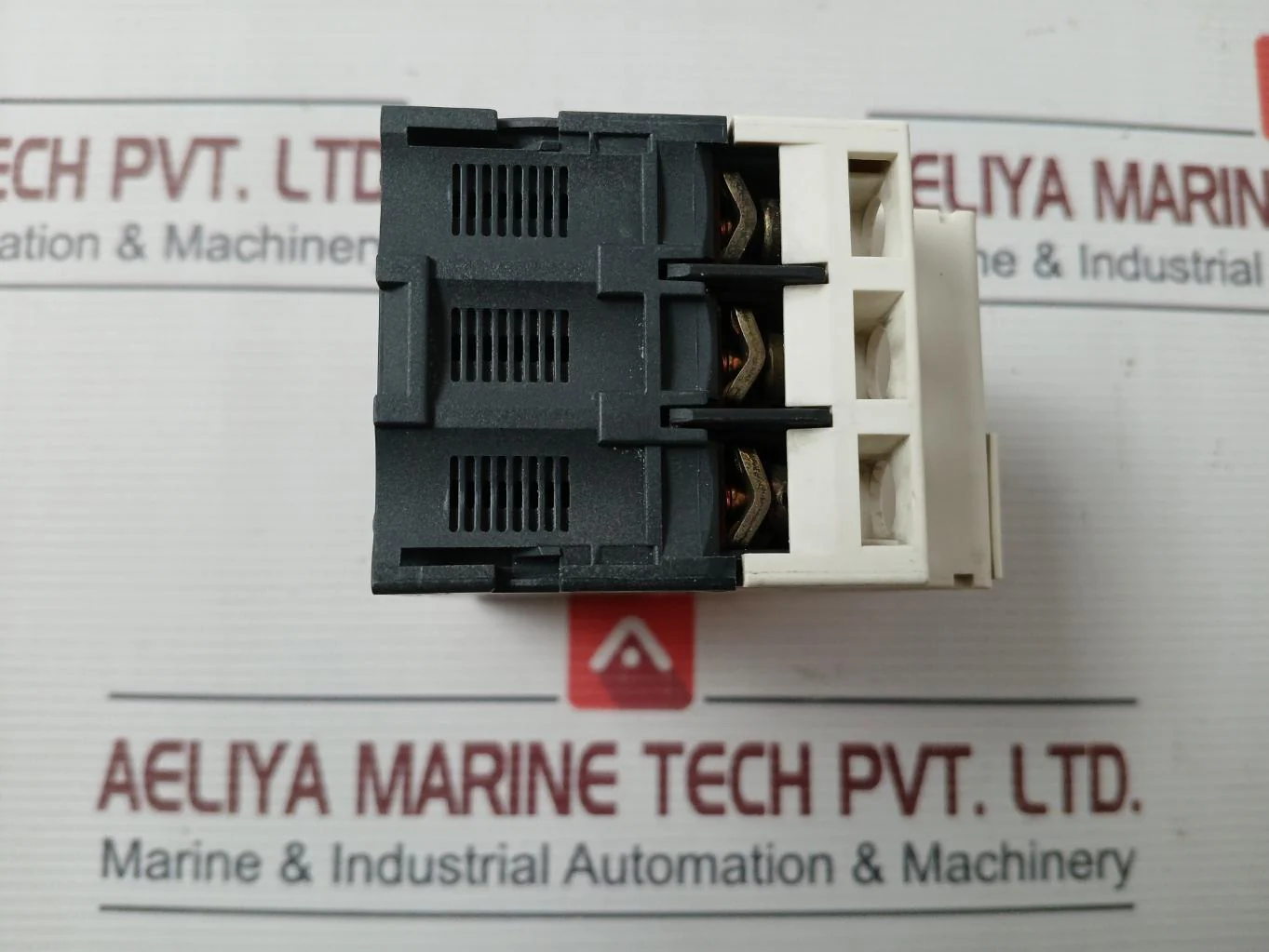 Telemecanique/Schneider Electric Gv2-rt10 Motor Circuit Breaker 690V 50/60Hz - Image 7