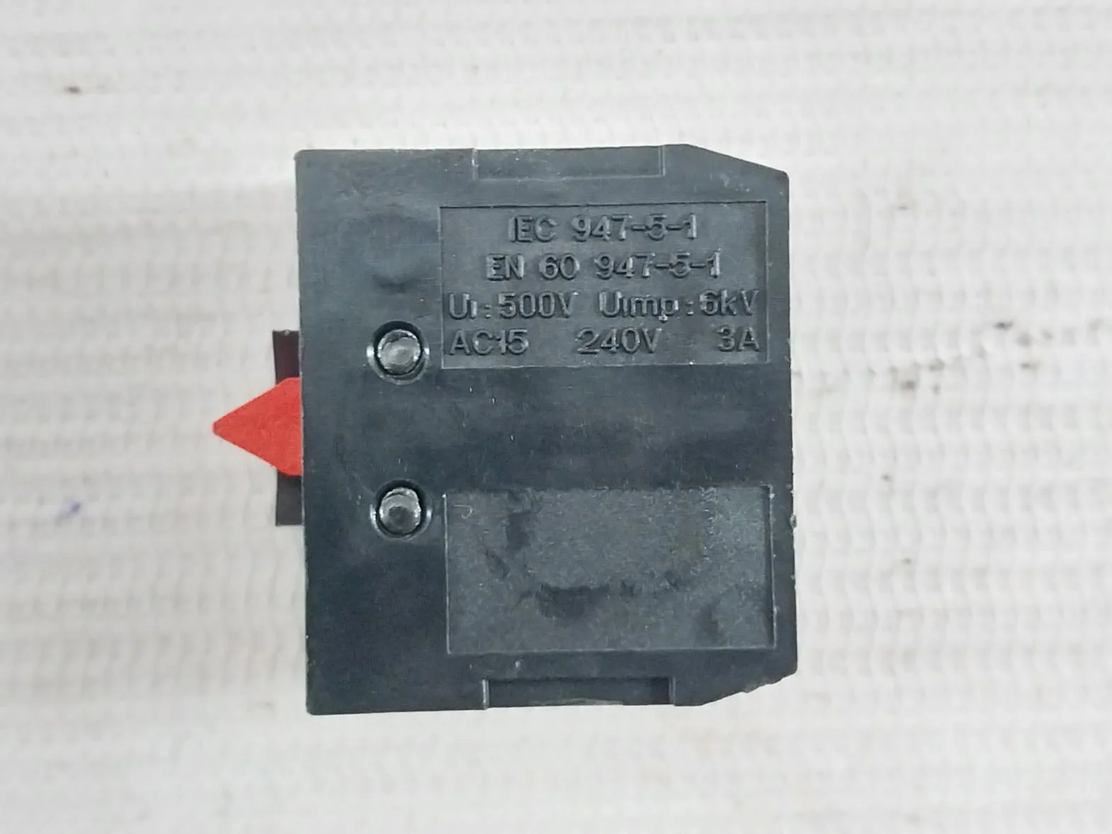 Telemecanique Xen-l1111 Pushbutton Switch A600-q600 400V En 60947-5-1 Ip85 - Image 6