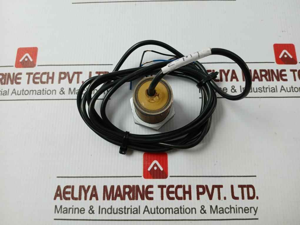 Telemecanique Xs1M30Pa370 Inductive Sensor 2 Meter 12..48V 23127680 - Image 5