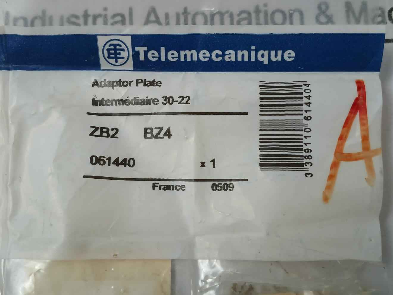 Telemecanique Zb2 Bz4 Adapter Plate Set For Pushbutton - Image 5