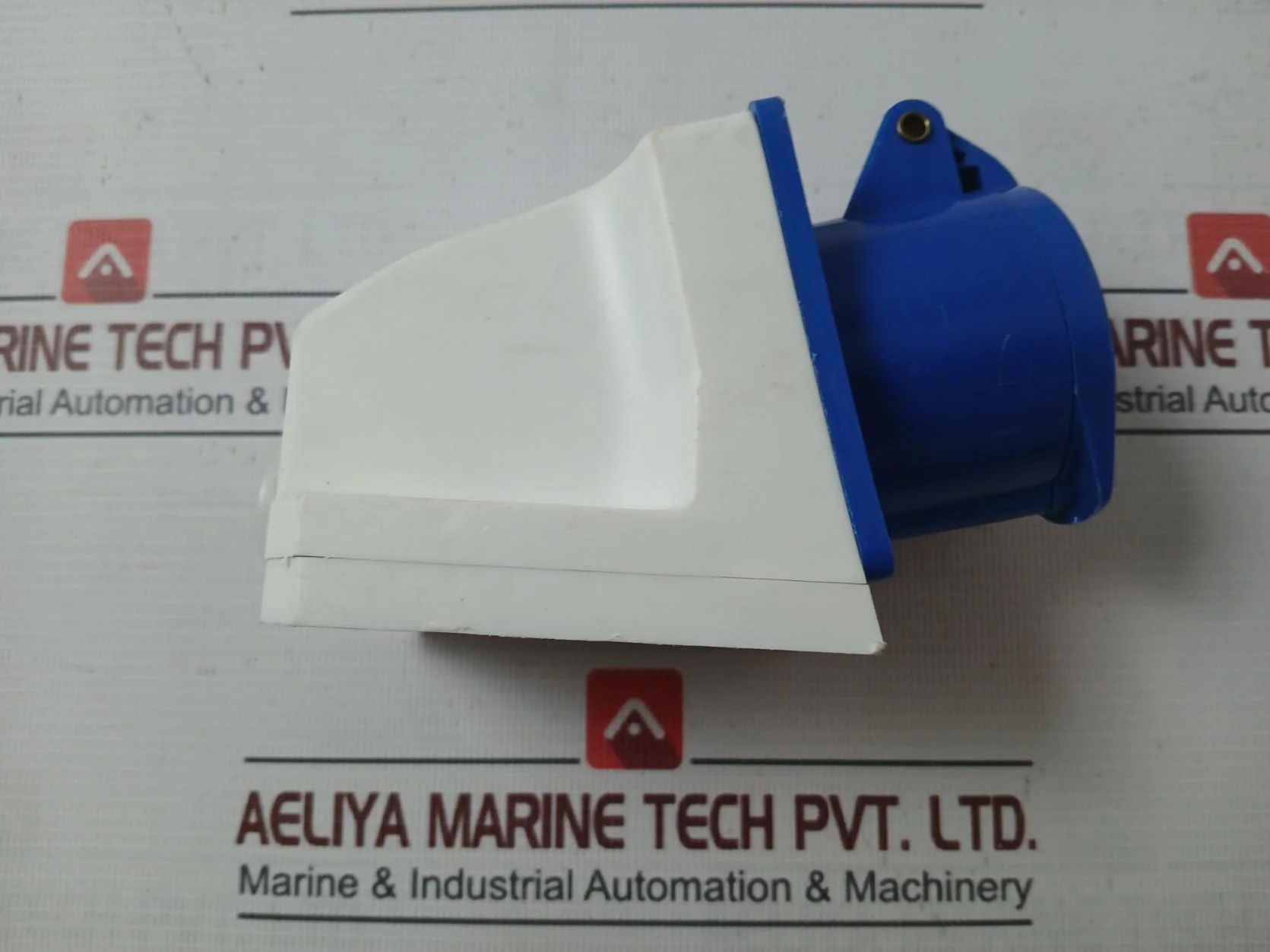 Total 113 Dustproof Industrial Socket Iec 309-2 Ip44 - Image 3