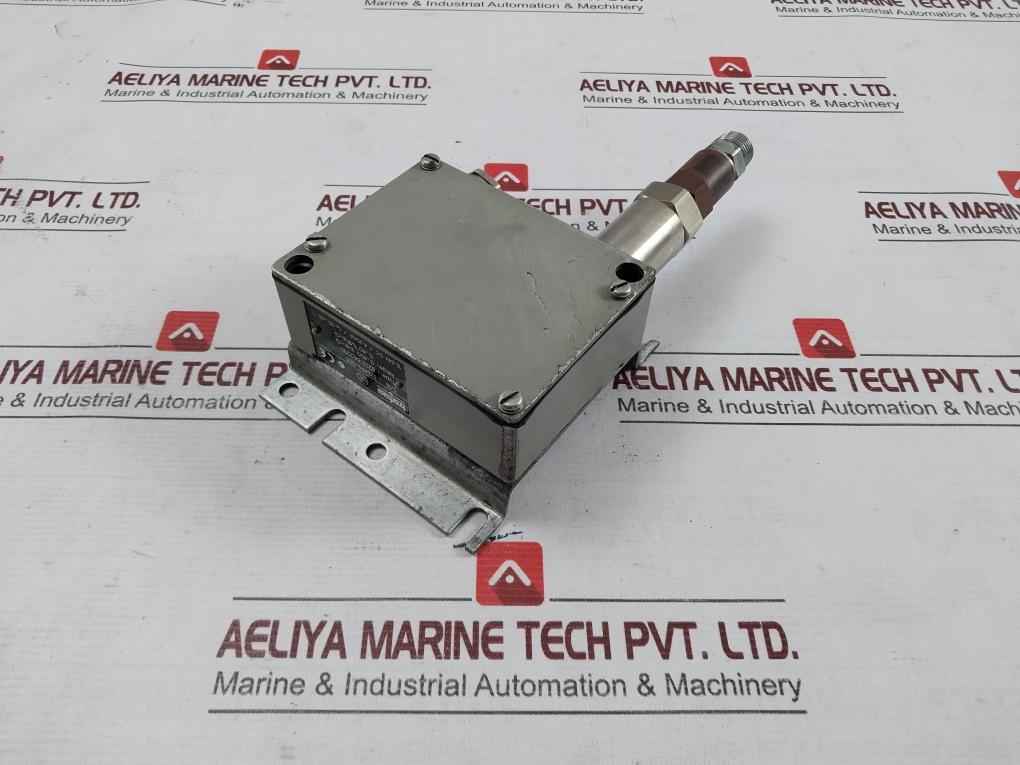Trafag 8202.84.2210 Differential Pressure Transmitter 12-34Vdc 4-20Ma B64301B - Image 8