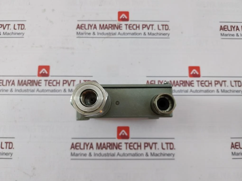 Trafag 8202 Pressure Transmitter 80 Bar 4–20 Ma 36V - Image 9