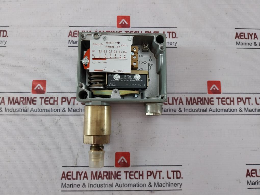 Trafag 904.2377.924 Pressure Switch 5Bar 0.5Mpa 250Vac 30Vdc - Image 10
