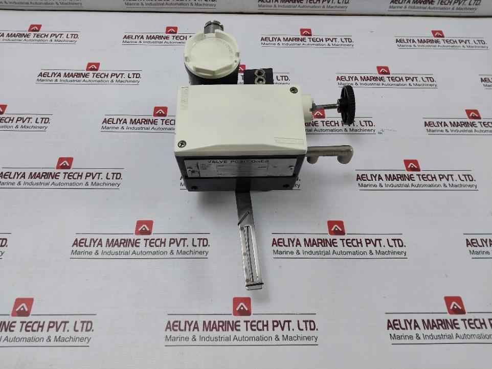 Yamatake 17-12Bldy1Rgsr-c1-x Valve Positioner W/ Air Regulator Kz03-2A 4-20Madc - Image 2