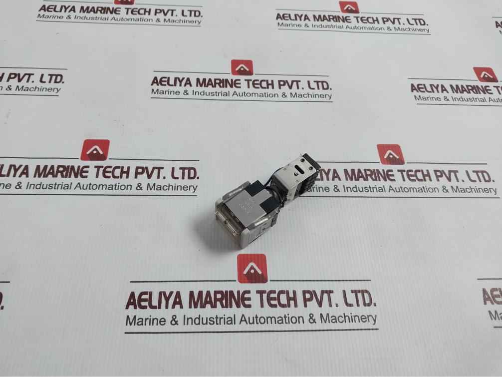 Yamatake Honeywell 2C5101 Micro Switch 2D33L-j,0044A - Image 5