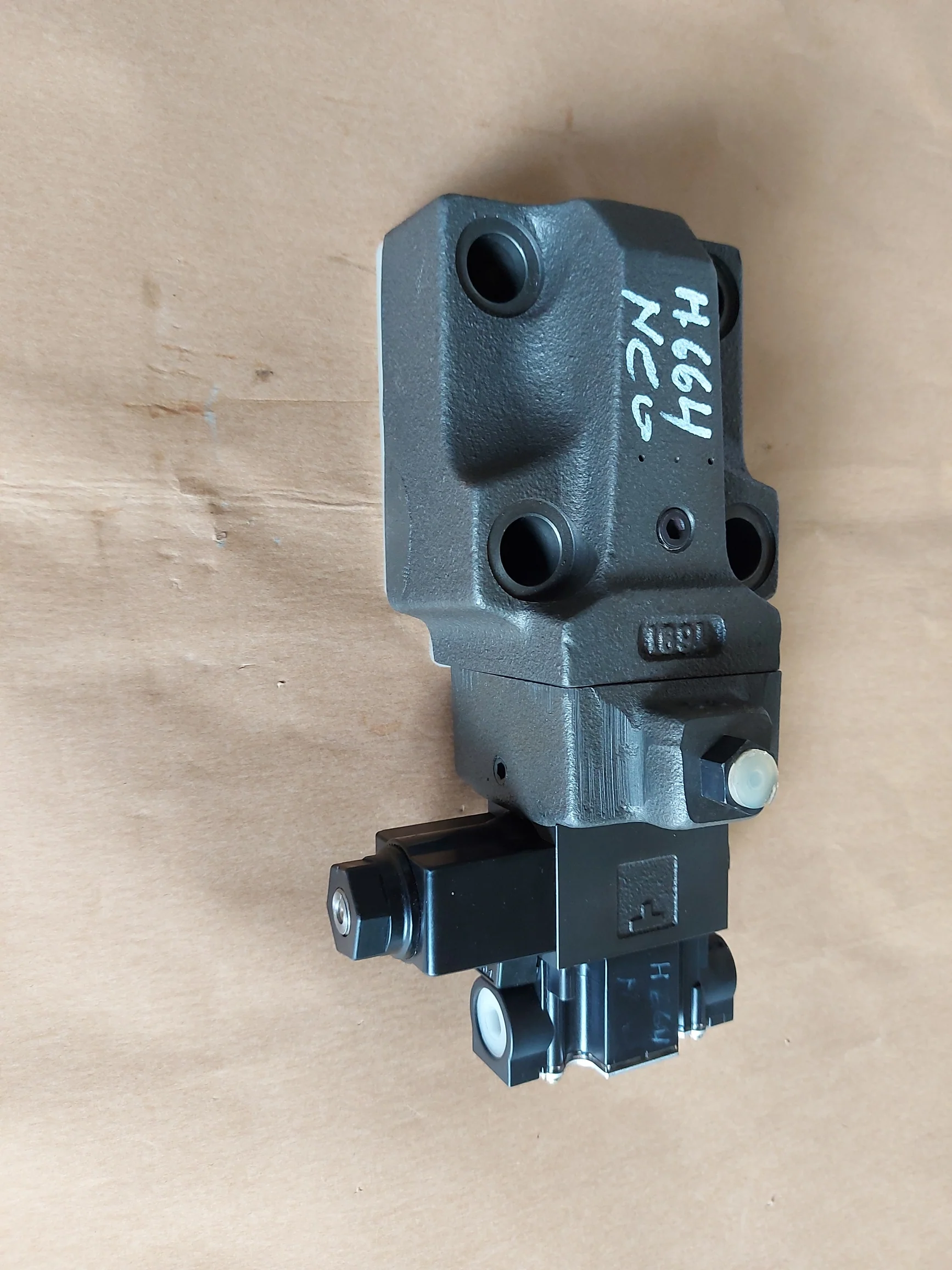 Yuken Kogyo Bsg-10-2B3B-a100-48 Relief Valve Vk317882-9 G1/2 T891 - Image 4