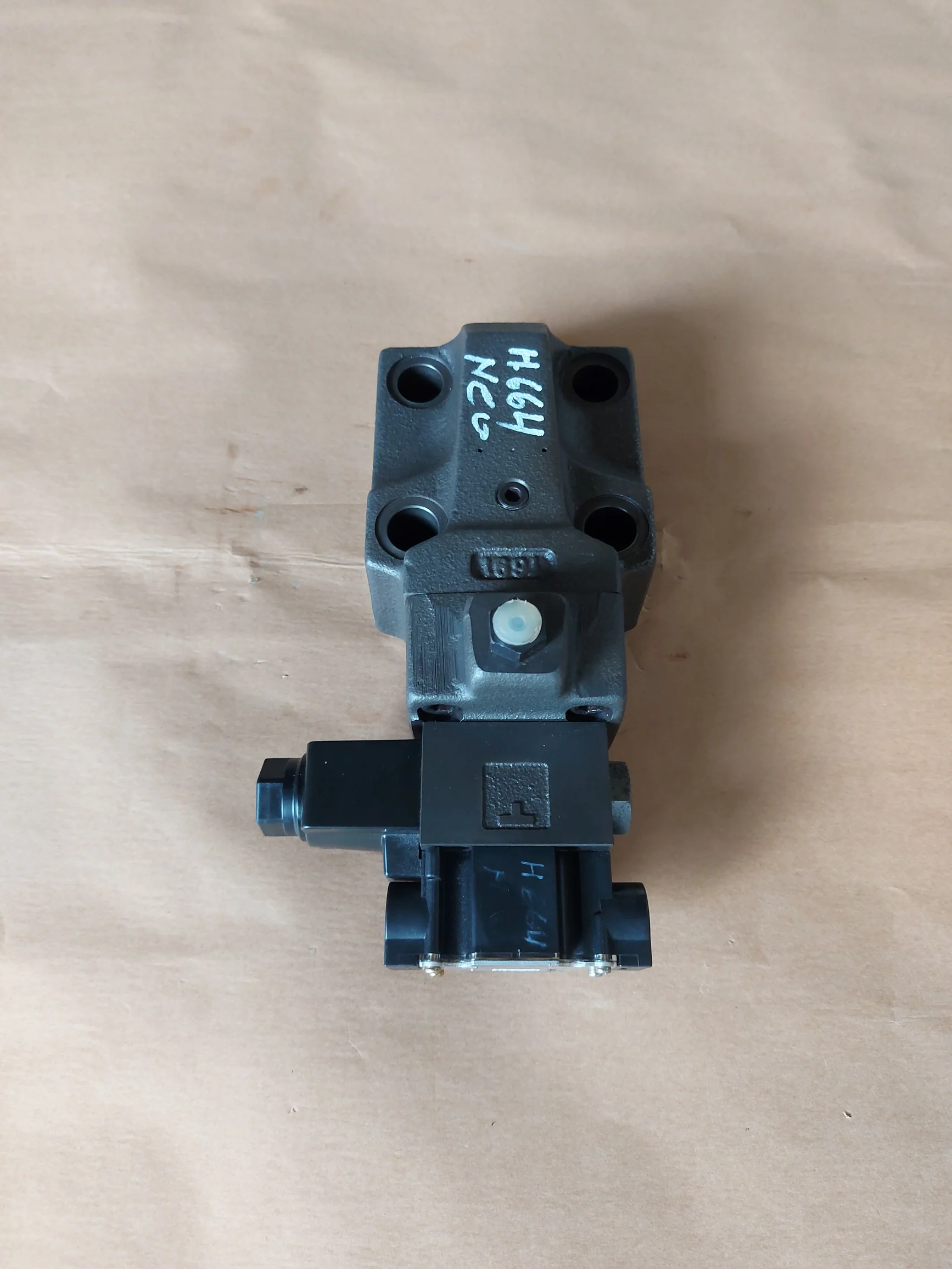 Yuken Kogyo Bsg-10-2B3B-a100-48 Relief Valve Vk317882-9 G1/2 T891 - Image 5